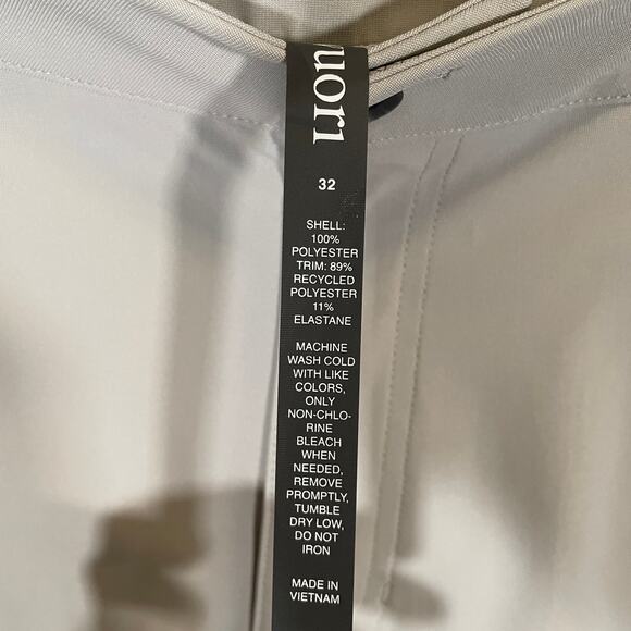 Vuori Mens Meta Shorts 8" Birch Khaki Technical Athleisure NWT 32 - Picture 5 of 6